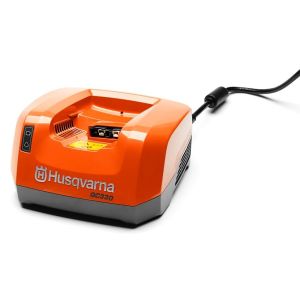 Polnilnik Husqvarna QC330